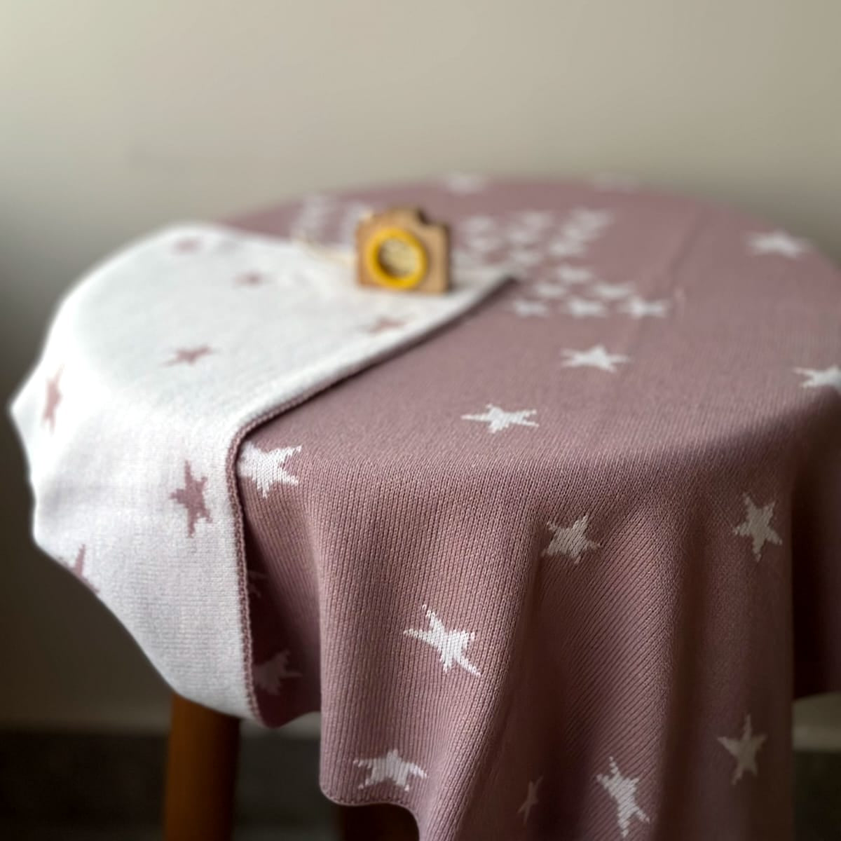 THIN KNITTED BLANKETS