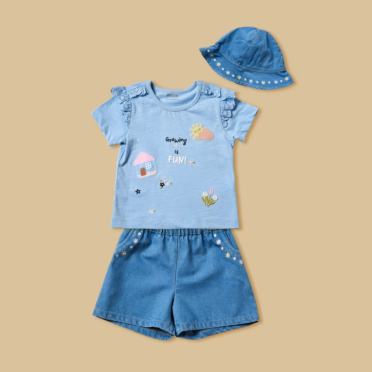 MAX-Applique Detail T-shirt with Shorts and Cap Set