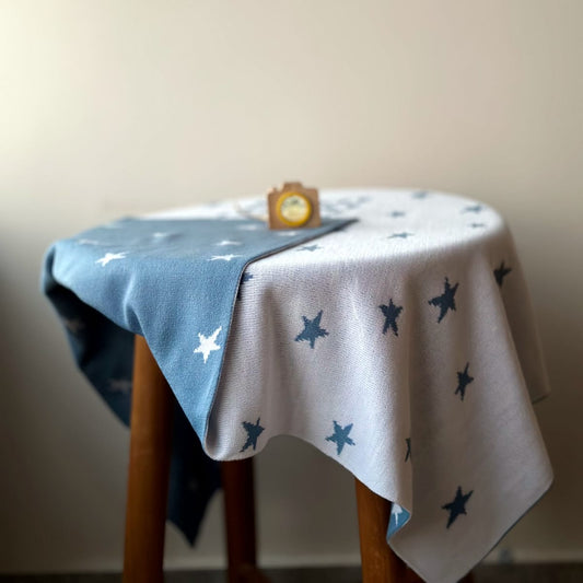 THIN KNITTED BLANKETS
