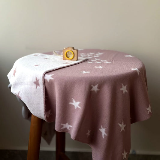 THIN KNITTED BLANKETS
